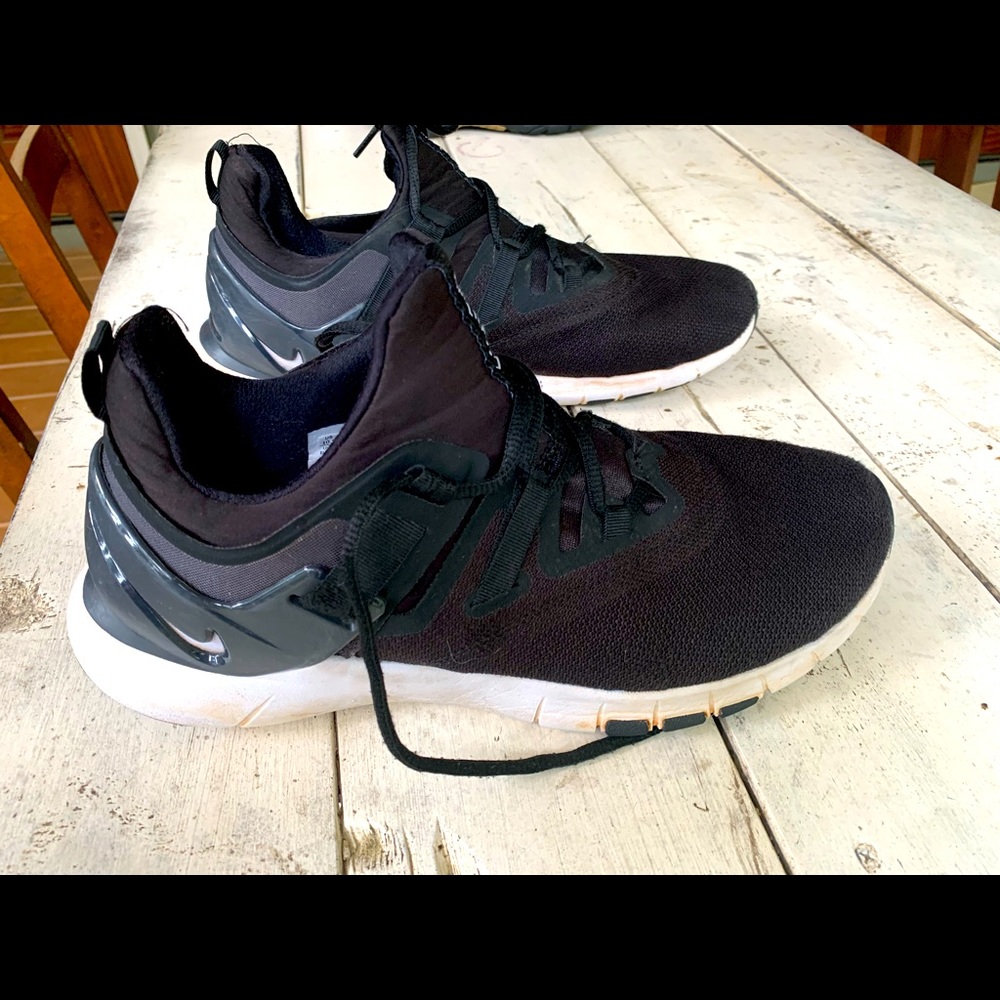 Mens 10.5 Nike sneakers